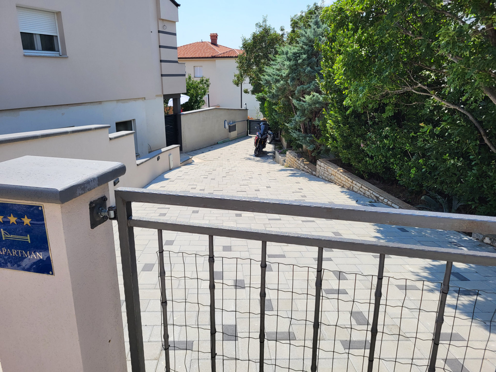 Driveway leading to Villa